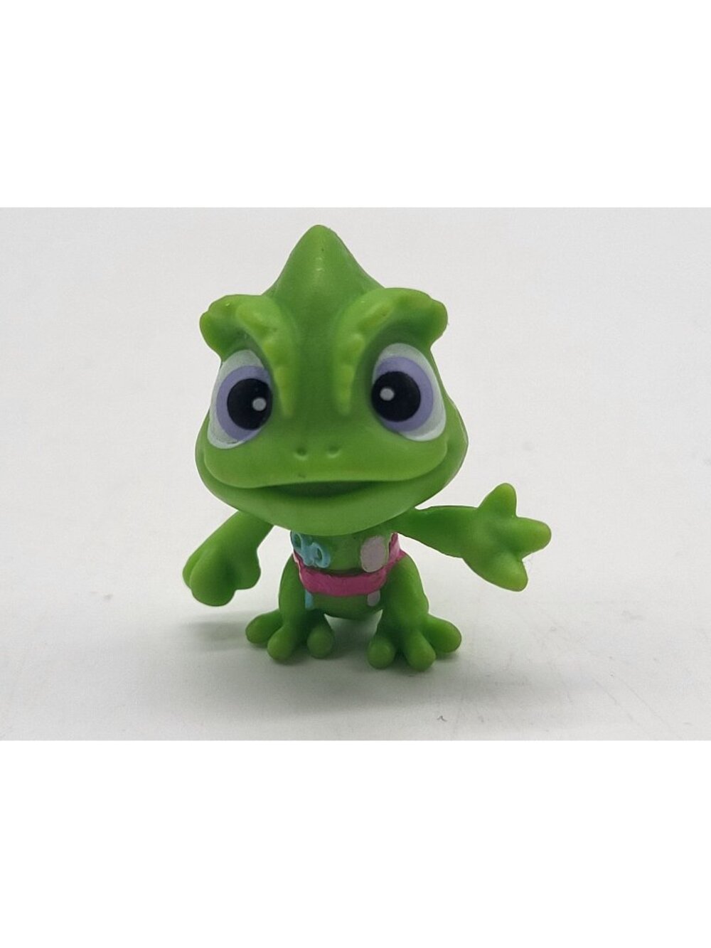 Tangled Pascal the Chameleon Mini Figure Apron Scissors